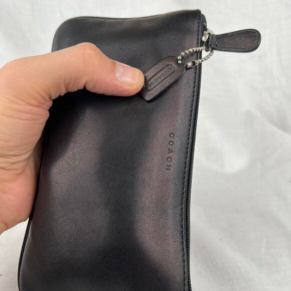 Vintage Black leather Coach pouch with zipper closure and signature logo - Picture 2 of 8
